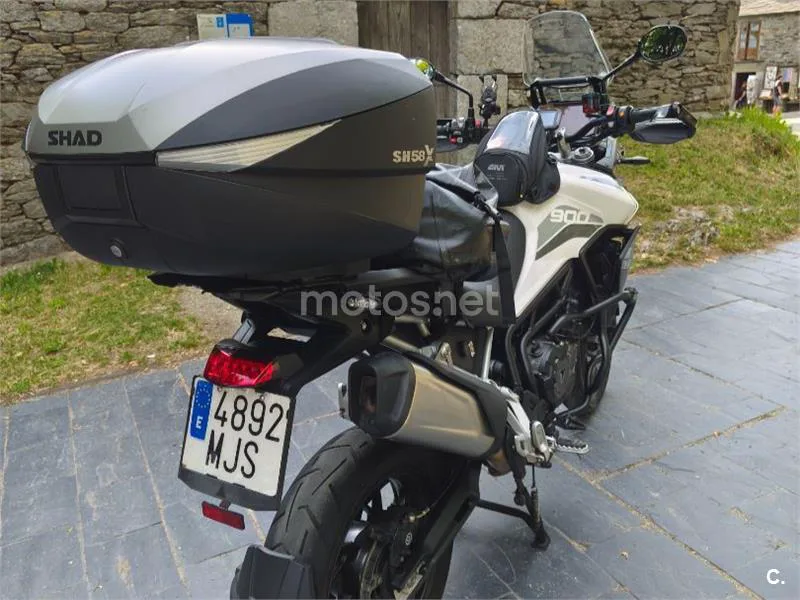 Triumph Tiger 900 - Vista 3