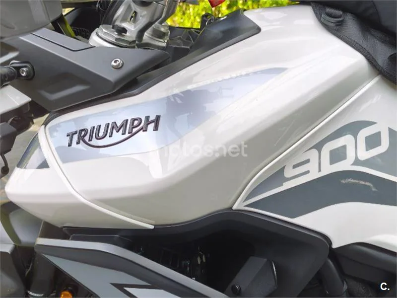 Triumph Tiger 900 - Vista 7