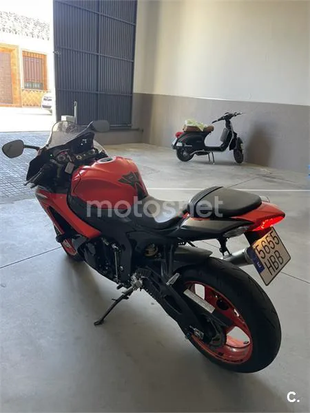 Suzuki GSX-R600 - Vista 4