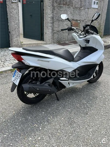 Honda PCX125 - Vista 6