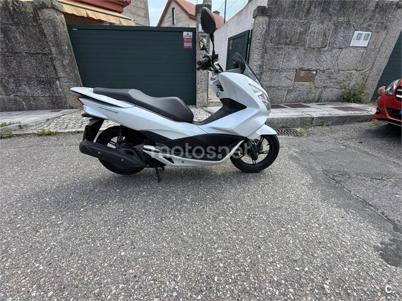 Honda PCX125 - Vista 9
