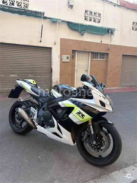Suzuki GSX-R600 - Vista 7