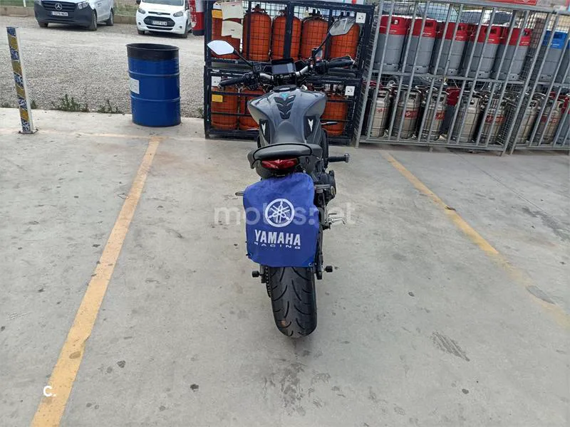 Yamaha MT-09 - Vista 4