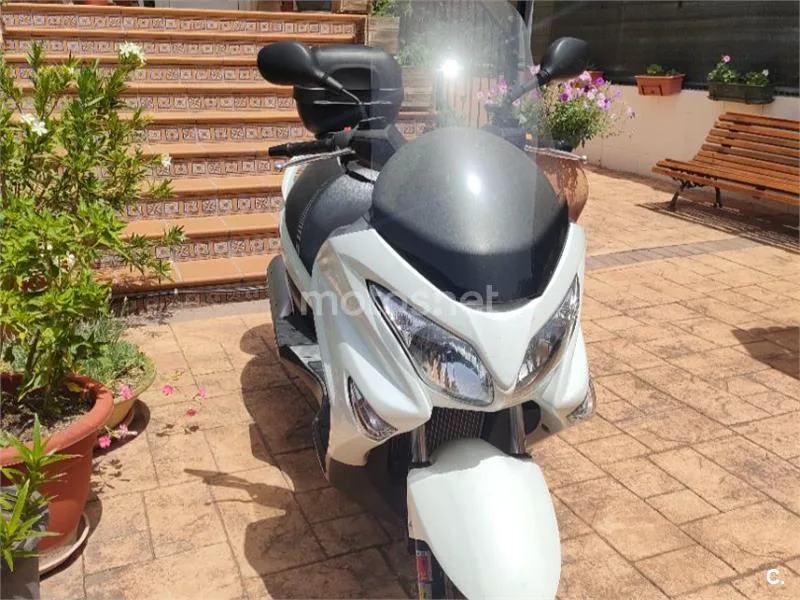 Suzuki Burgman 200 - Vista 6