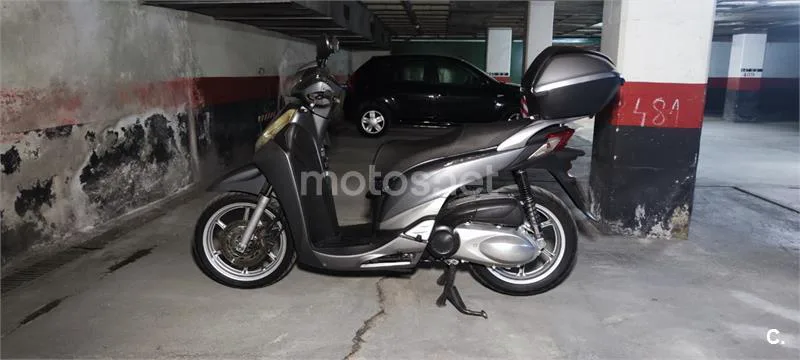 Honda SH300i - Vista 5