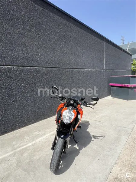 KTM 125 – Vista 6