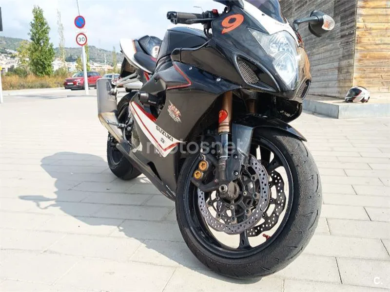 Suzuki GSX-R1000 - Vista 8
