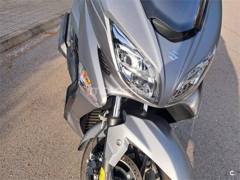 Suzuki Burgman 400 4100 € 2018 Barcelona - 1