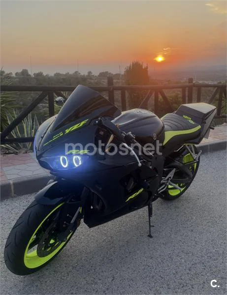 Yamaha YZF-R6 7900 € 2005 Alicante - 1