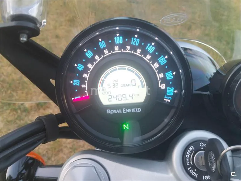 Royal Enfield Super Meteor 650 - Vista 7