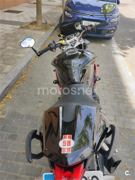 Triumph Street Triple R - Vista 8