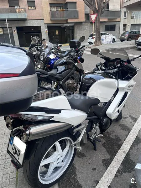 Honda VFR800F - Vista 5