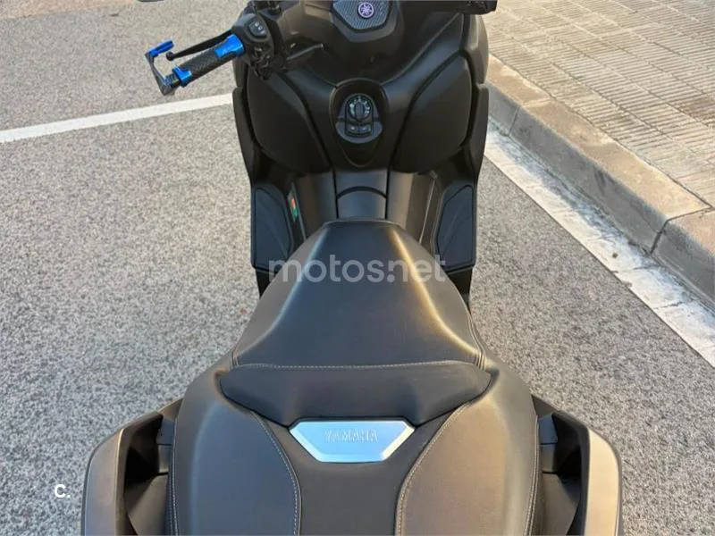 Yamaha XMAX 400 - Vista 4