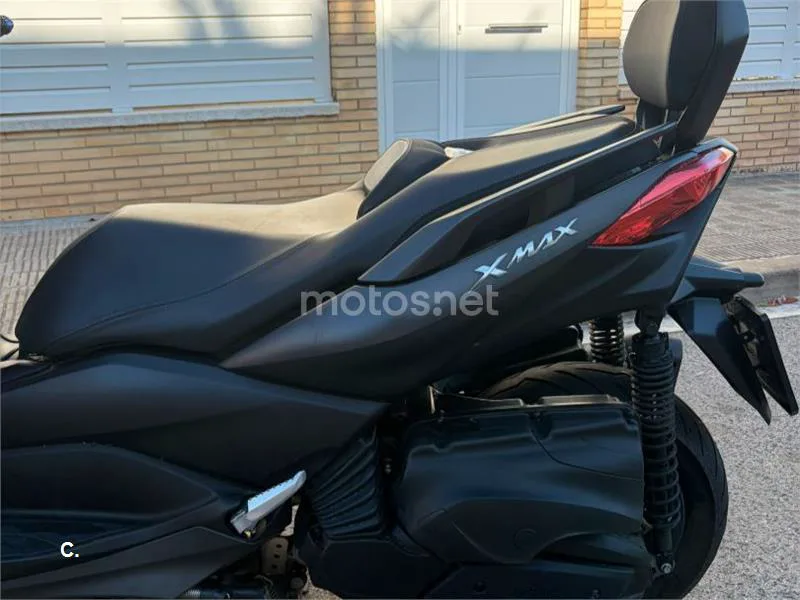Yamaha XMAX 400 - Vista 7