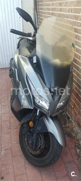 Kymco Grand Dink 300 2200 € 2016 Madrid - 1