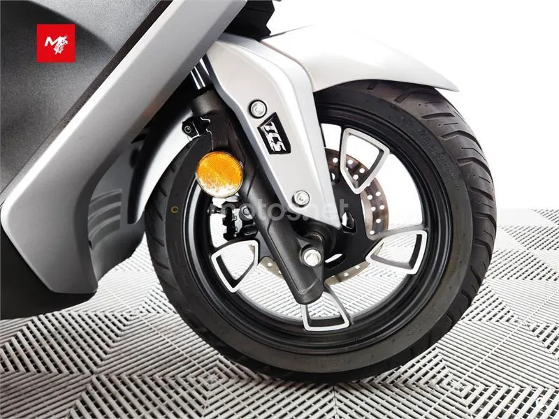 Voge SR1 125 - Vista 12