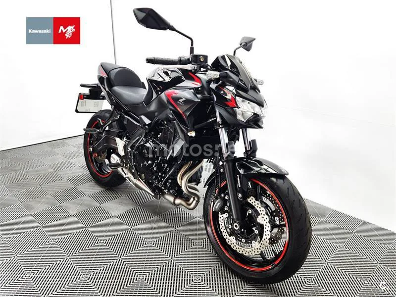 Kawasaki Z650 - Vista 3