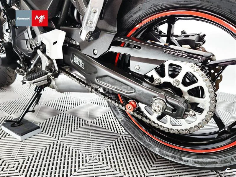 Kawasaki Z650 - Vista 21