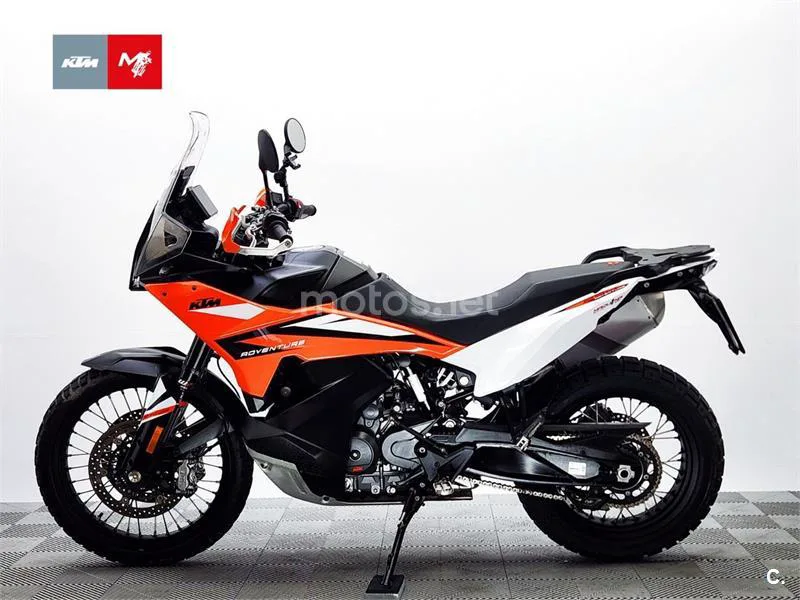 KTM 890 – Vista 19