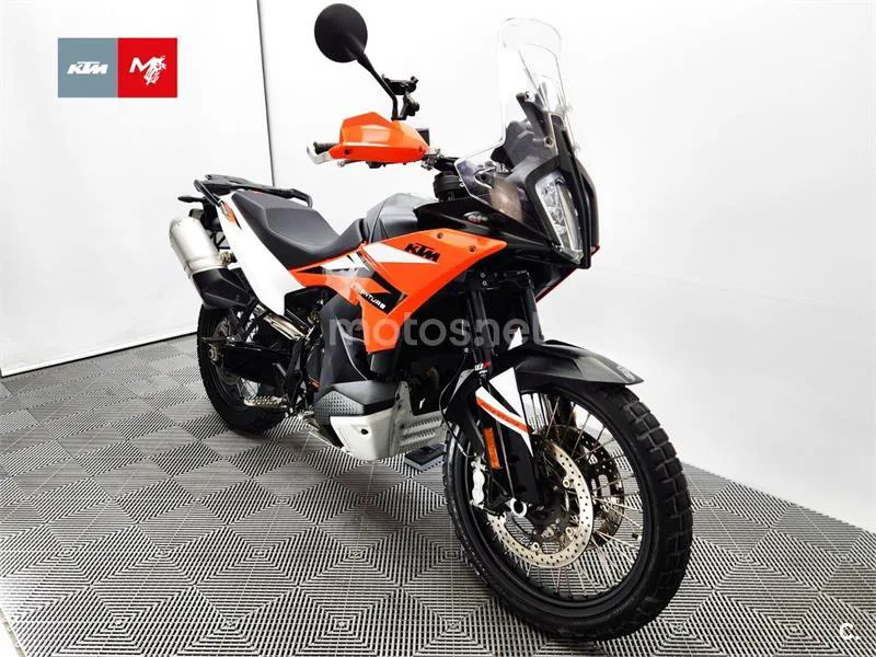 KTM 890 – Vista 3