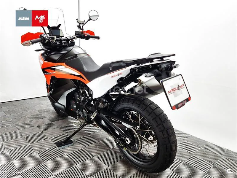 KTM 890 – Vista 22