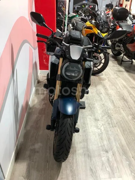 Honda CB650R - Vista 11