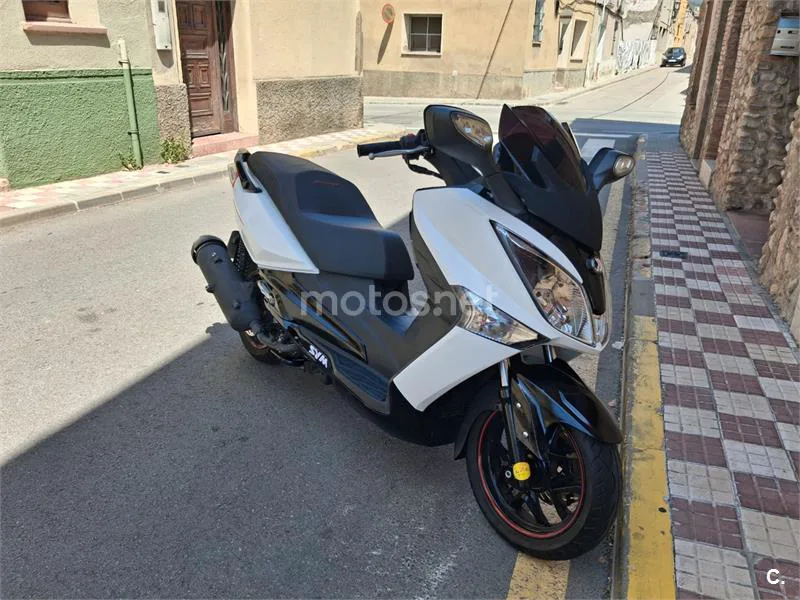 SYM Joymax 300 2400 € 2016 Barcelona - 1