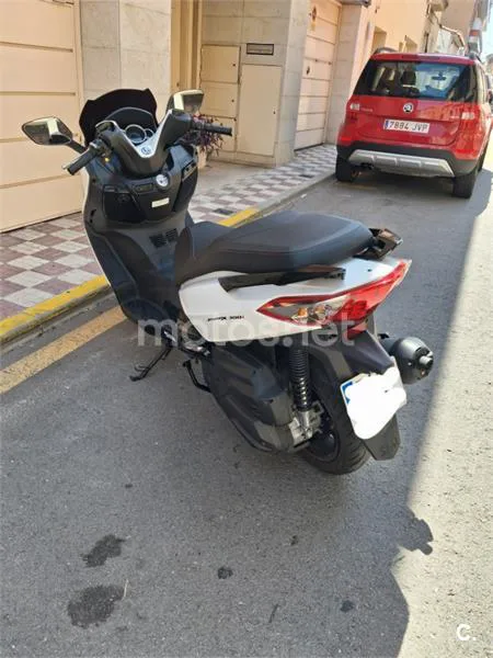 SYM Joymax 300 - Vista 4