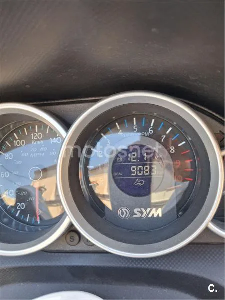 SYM Joymax 300 - Vista 8