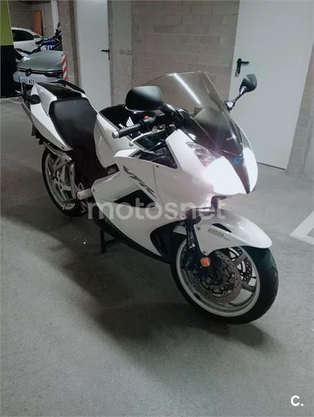 Honda VFR800F - Vista 4