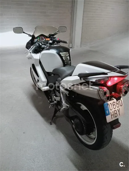 Honda VFR800F - Vista 6