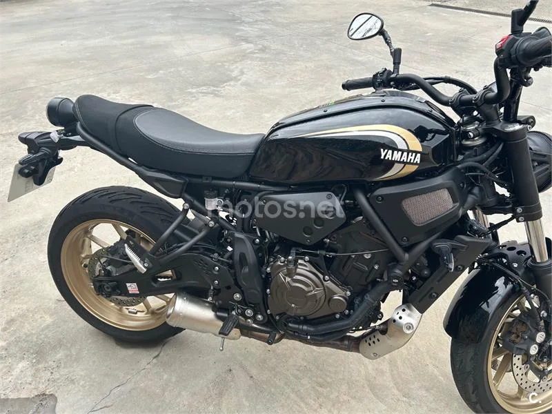 Yamaha XSR700 - Vista 3