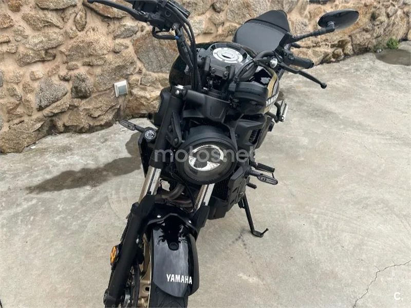 Yamaha XSR700 - Vista 4