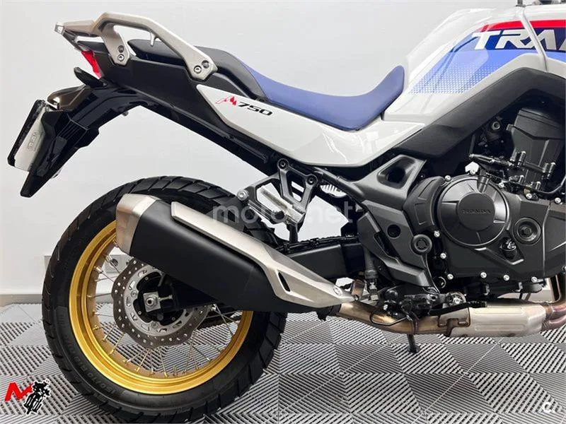 Honda XL750 Transalp - Vista 4