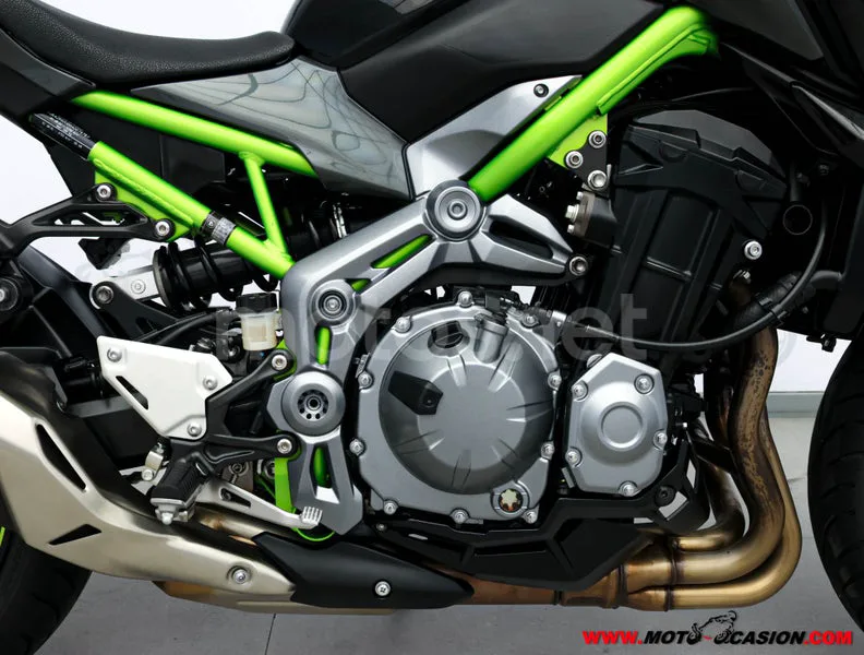 Kawasaki Z900 - Vista 5