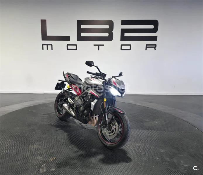 Triumph Street Triple - Vista 11