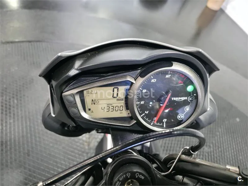 Triumph Street Triple - Vista 12