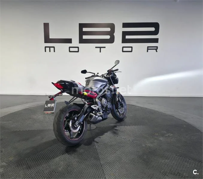 Triumph Street Triple - Vista 4