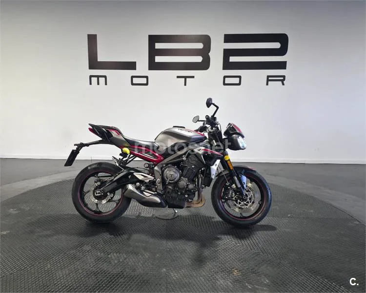 Triumph Street Triple - Vista 7