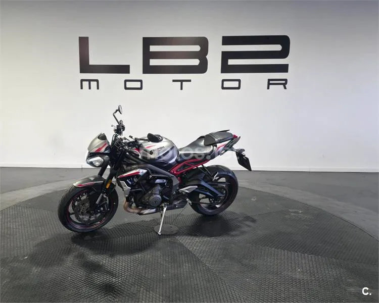Triumph Street Triple - Vista 9