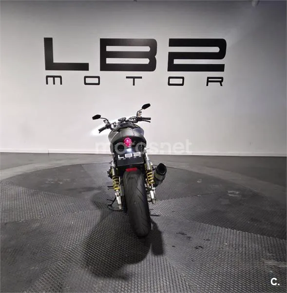 Honda CB1300 - Vista 3