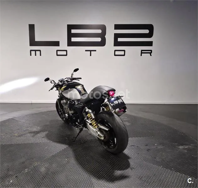 Honda CB1300 - Vista 4