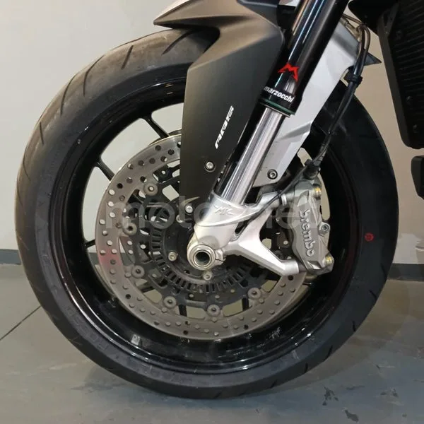 MV Agusta Stradale 800 - Vista 12