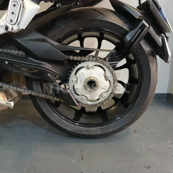 MV Agusta Stradale 800 - Vista 14