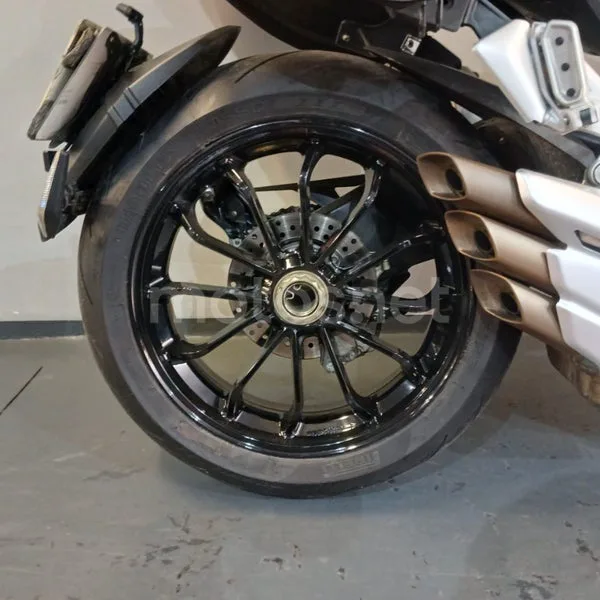 MV Agusta Stradale 800 - Vista 15