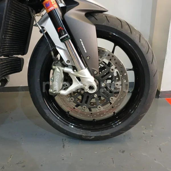 MV Agusta Stradale 800 - Vista 17