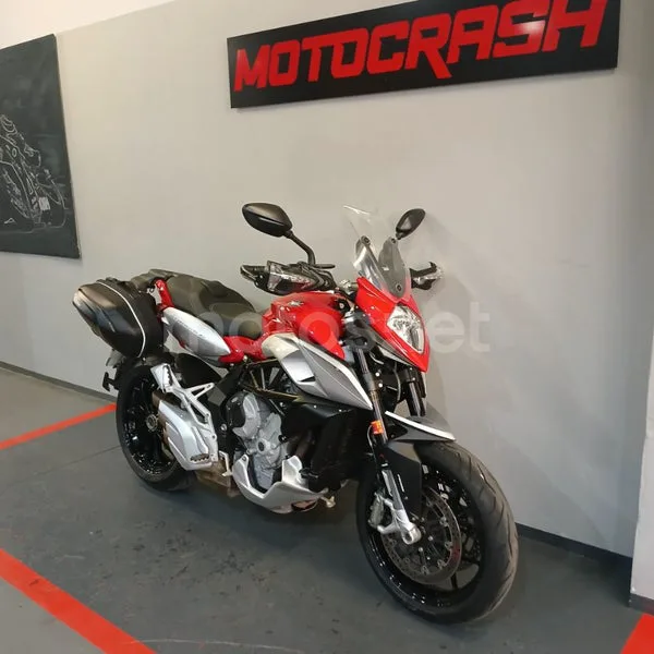 MV Agusta Stradale 800 - Vista 3