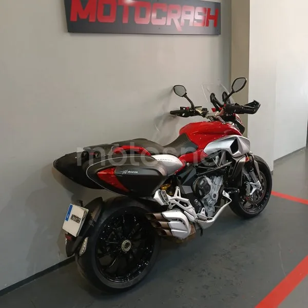 MV Agusta Stradale 800 - Vista 4