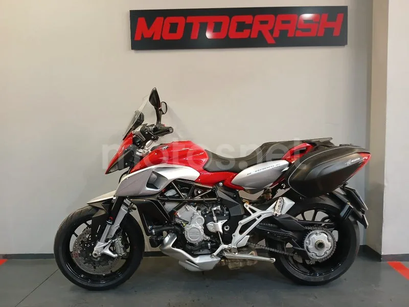 MV Agusta Stradale 800 - Vista 5