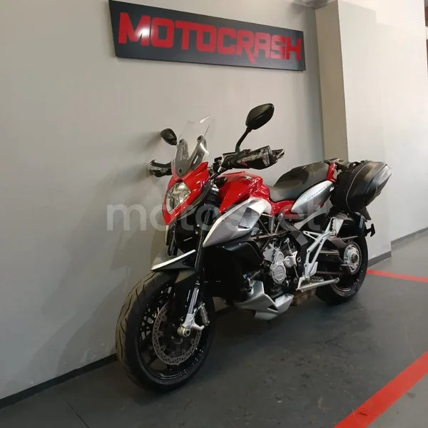 MV Agusta Stradale 800 - Vista 6